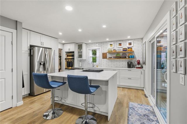 7209 W 54th Street, Overland Park, KS 66202