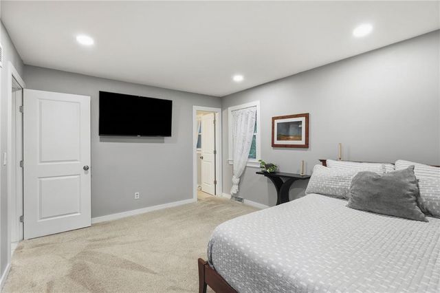7209 W 54th Street, Overland Park, KS 66202