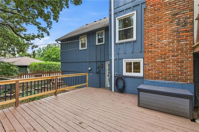 7209 W 54th Street, Overland Park, KS 66202