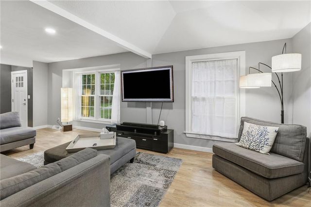 7209 W 54th Street, Overland Park, KS 66202