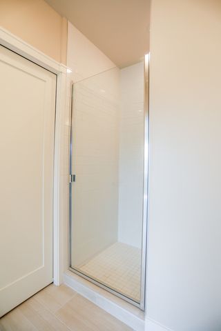 880 Lee Street 315, Des Plaines, IL 60016