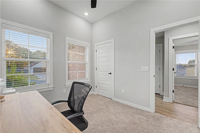 1650 N Quincy Avenue, Fayetteville, AR 72704