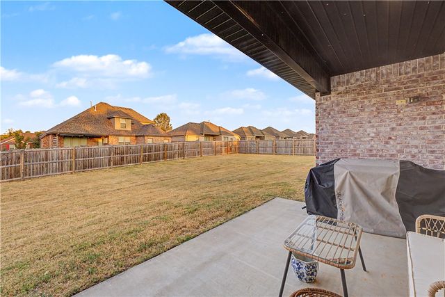 1650 N Quincy Avenue, Fayetteville, AR 72704