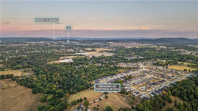 1650 N Quincy Avenue, Fayetteville, AR 72704