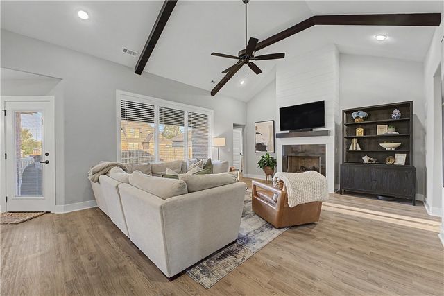 1650 N Quincy Avenue, Fayetteville, AR 72704