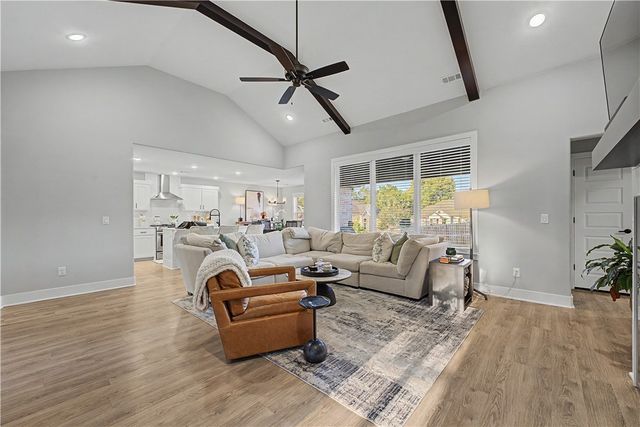 1650 N Quincy Avenue, Fayetteville, AR 72704