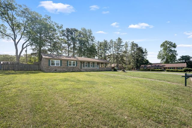 223 Skyview Ln, Tullahoma, TN 37388