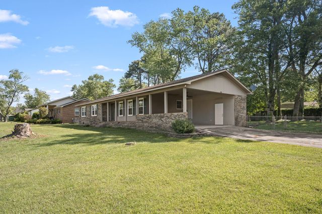 223 Skyview Ln, Tullahoma, TN 37388