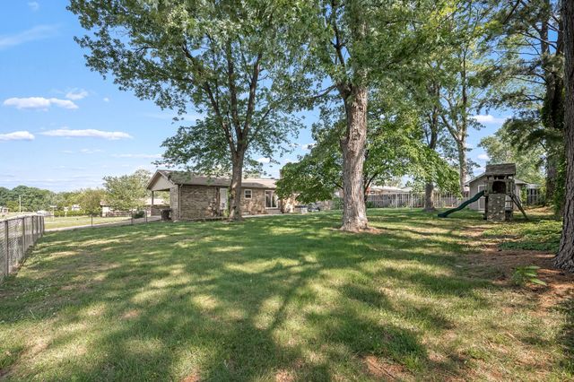 223 Skyview Ln, Tullahoma, TN 37388