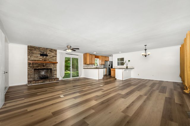 223 Skyview Ln, Tullahoma, TN 37388