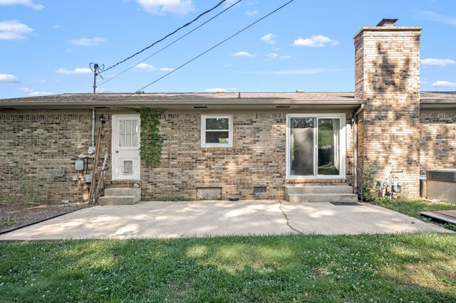 223 Skyview Ln, Tullahoma, TN 37388