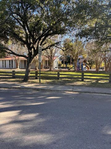 2311 Peonie Avenue, Charleston, SC 29405