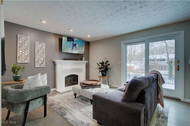 30505 Willoway Lane, Bay Village, OH 44140