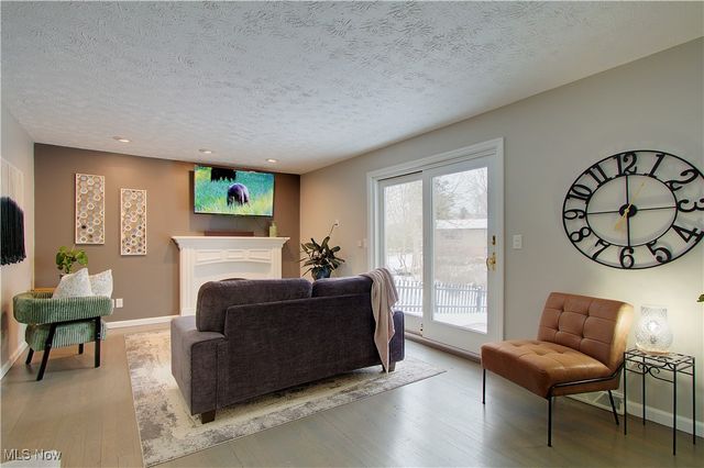 30505 Willoway Lane, Bay Village, OH 44140