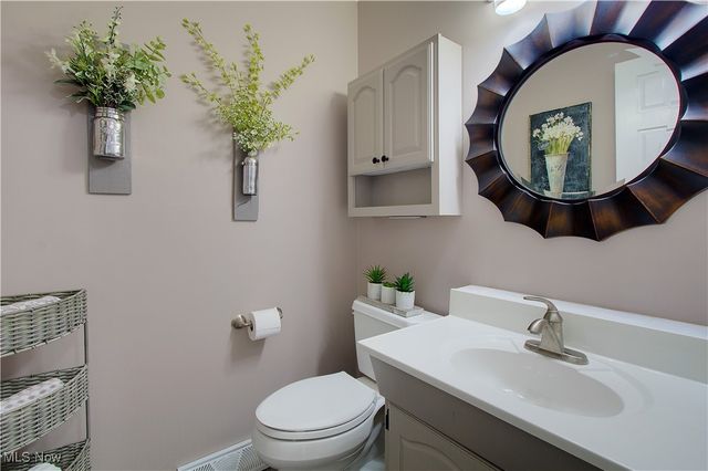 30505 Willoway Lane, Bay Village, OH 44140