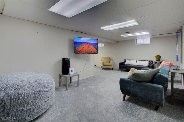 30505 Willoway Lane, Bay Village, OH 44140