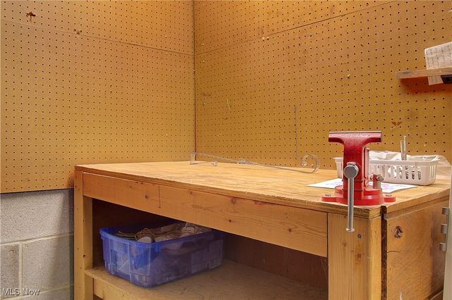 30505 Willoway Lane, Bay Village, OH 44140