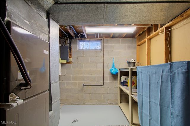 30505 Willoway Lane, Bay Village, OH 44140