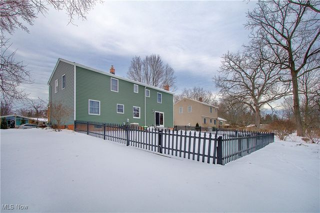 30505 Willoway Lane, Bay Village, OH 44140