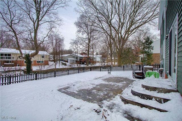 30505 Willoway Lane, Bay Village, OH 44140