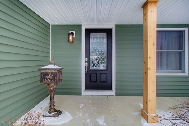 30505 Willoway Lane, Bay Village, OH 44140