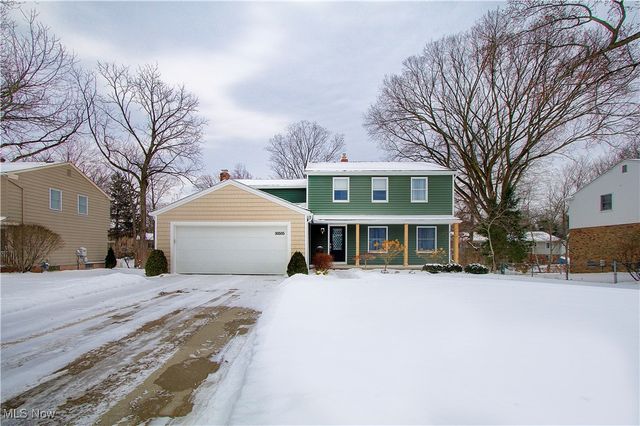 30505 Willoway Lane, Bay Village, OH 44140