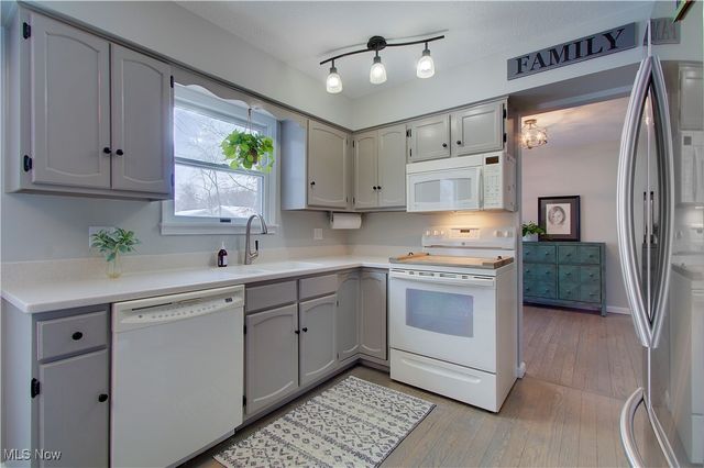 30505 Willoway Lane, Bay Village, OH 44140