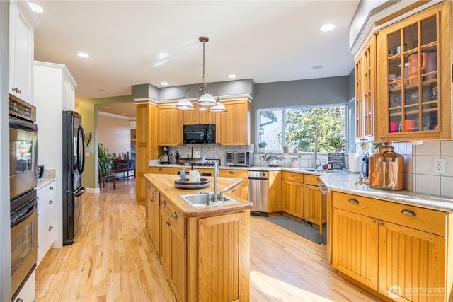 16 Owl Lane, Port Angeles, WA 98362