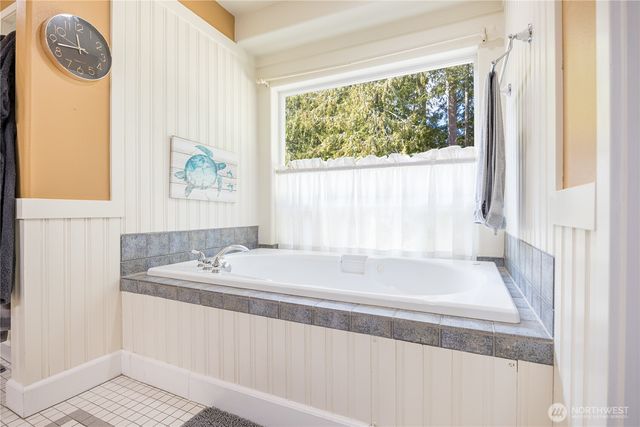 16 Owl Lane, Port Angeles, WA 98362