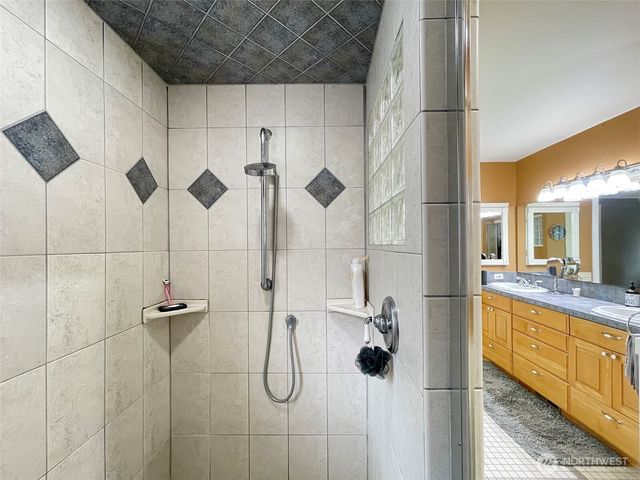 16 Owl Lane, Port Angeles, WA 98362