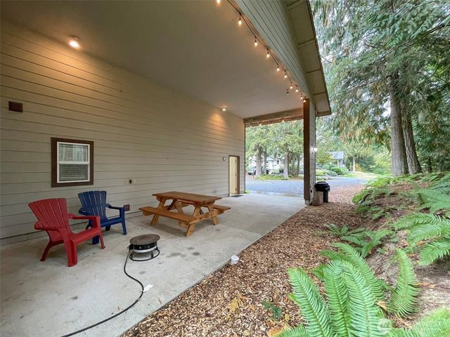 16 Owl Lane, Port Angeles, WA 98362