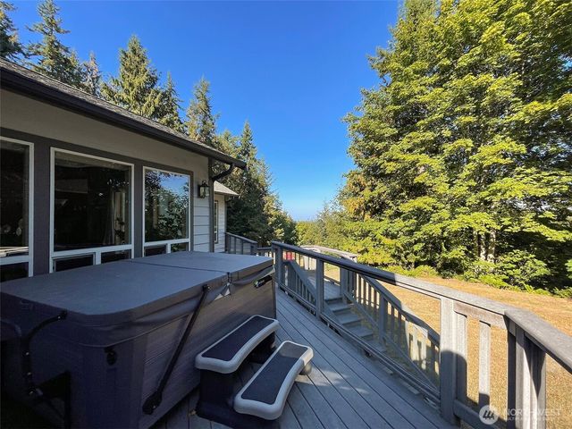 16 Owl Lane, Port Angeles, WA 98362