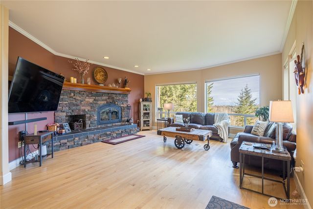 16 Owl Lane, Port Angeles, WA 98362