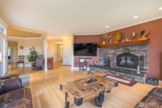 16 Owl Lane, Port Angeles, WA 98362