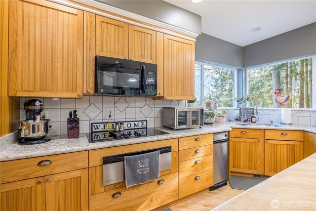 16 Owl Lane, Port Angeles, WA 98362