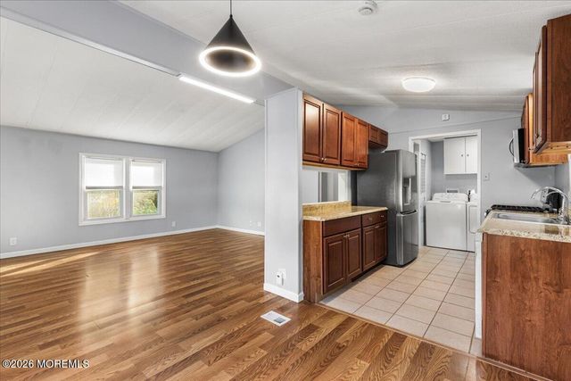 72 Deer Way, Englishtown, NJ 07726