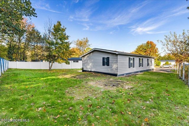 72 Deer Way, Englishtown, NJ 07726