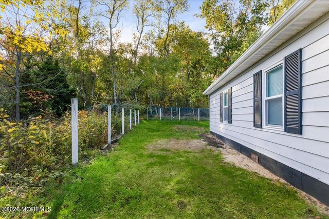 72 Deer Way, Englishtown, NJ 07726