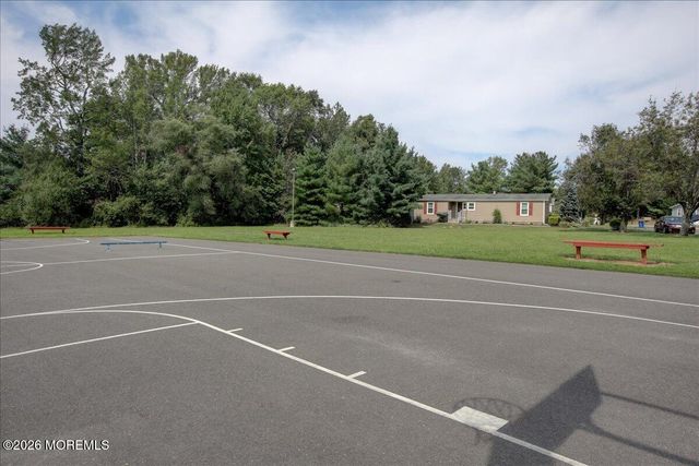 72 Deer Way, Englishtown, NJ 07726