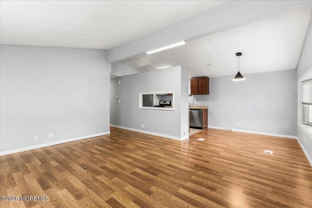 72 Deer Way, Englishtown, NJ 07726