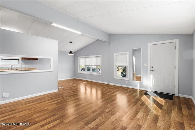 72 Deer Way, Englishtown, NJ 07726