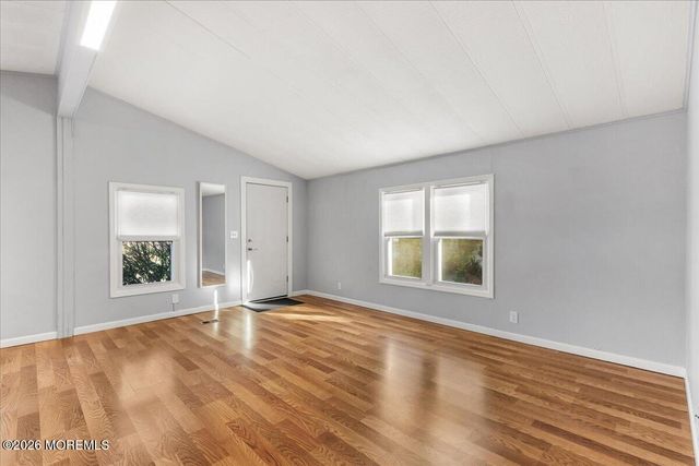 72 Deer Way, Englishtown, NJ 07726