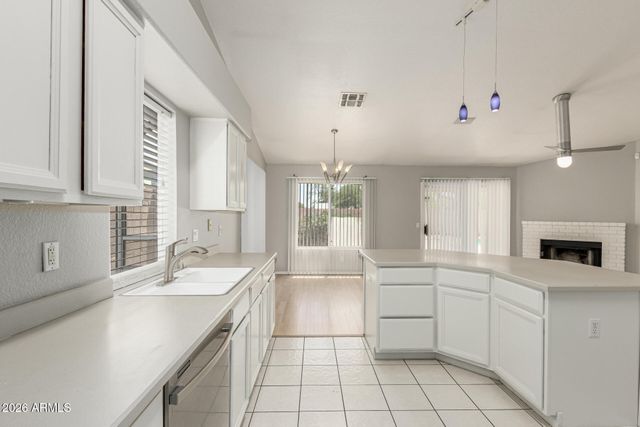 2243 E EDNA Avenue, Phoenix, AZ 85022