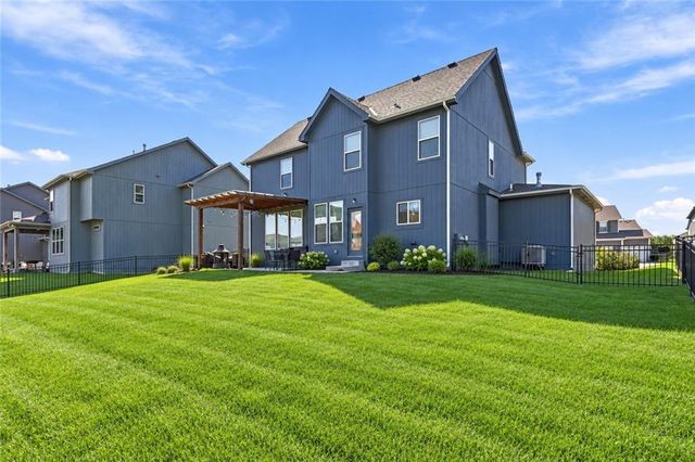 1804 NE Griffin Drive, Lee's Summit, MO 64086