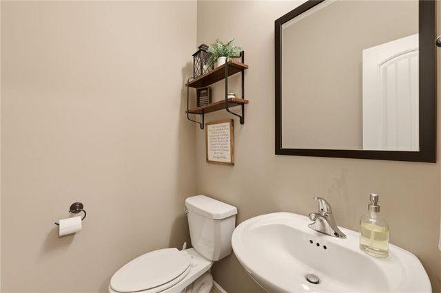 1804 NE Griffin Drive, Lee's Summit, MO 64086
