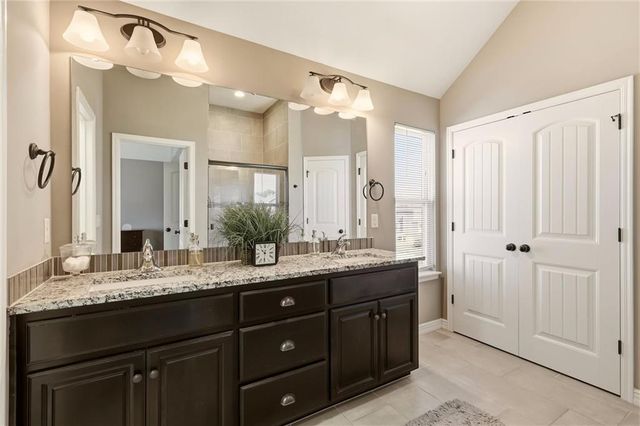 1804 NE Griffin Drive, Lee's Summit, MO 64086