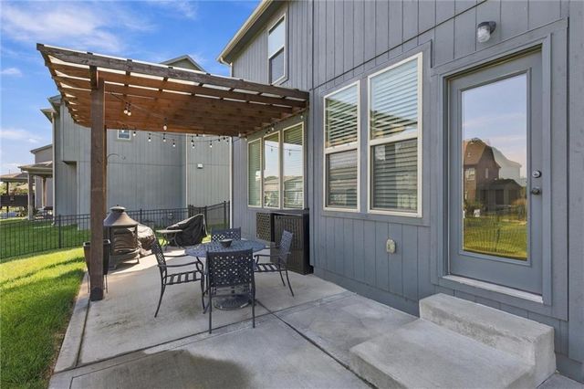 1804 NE Griffin Drive, Lee's Summit, MO 64086