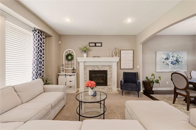 1804 NE Griffin Drive, Lee's Summit, MO 64086