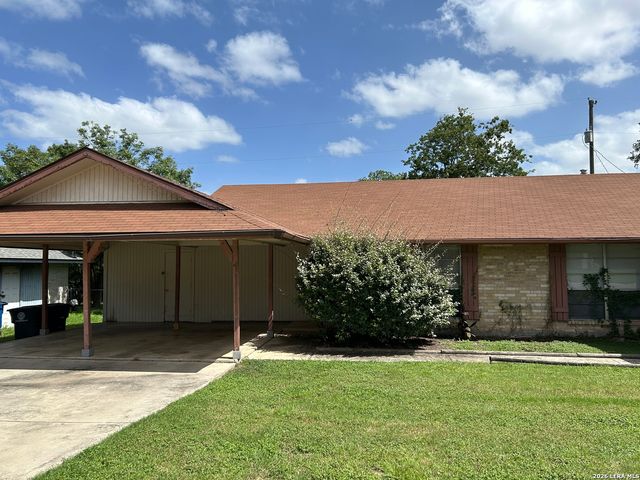 317 Briarwood Dr, New Braunfels, TX 78130