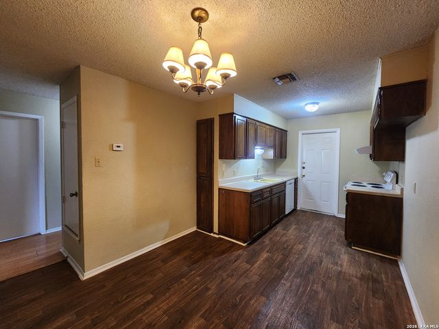 317 Briarwood Dr, New Braunfels, TX 78130